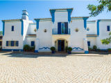 Typical Algarvian villa located on a large plot