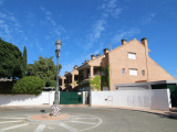 Villa For Sale in Alicante, Spain