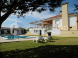 Detached four bedroom traditional Portuguese style villa with pool and garden for sale only 10 minut