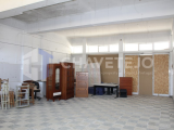 Store with 91.35m2 located in one of the entrances of Tomar.