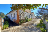 Bungalow with annexes and land 7 km from Tomar, Central Portugal.