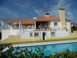 Detached four bedroom traditional Portuguese style villa with pool and garden for sale only 10 minut
