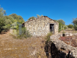 Old house in ruins, to rebuild, located 15km from Ferreira do Zêzere.
