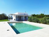 172618  Villa with pool