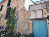 Village House To Refresh With 73 M2 Of Living Space, Terrace And Cellars/workshops.
