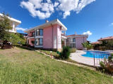 House with 2 bedrooms, 3 bathrooms, pool view in Pink villas, Kosharitsa