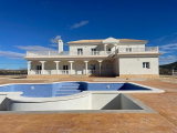Villa For Sale in El Pinos/Pinoso, Alicante, Spain