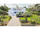 Large traditional villa in a great location within Vale do Lobo Resort