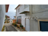 Semi-detached house of two floors, located in a village 5 km from Tomar.
