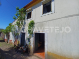 Two old storey house in need of renovation, 7.5 kms from Ferreira do Zezere, Central Portugal