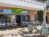 Snack Bar or Restaurant in Albufeira near the Beach