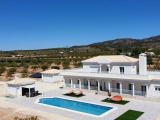 Villa For Sale in Pinoso, Alicante, Spain