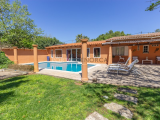 Large country house with pool for sale in Mahón