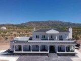 Villa For Sale in Pinoso, Alicante, Spain