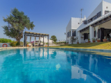 Villa for sale with pool in Binibeca Vell