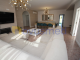 Spacious villa located in the center of Albufeira.
