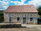 Charming Fully Renovated 2-Bedroom Stone Cottage Near Ferreira do Zêzere