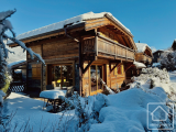 Stunning 3-bedroom chalet with independent studio and high-quality wood finishes, just minutes from 