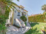 Charming 5+1 bedroom villa in Monte Estoril