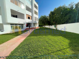 4 bedroom duplex flat with pool and lift in the centre of Albufeira with garage, good areas, 3 bathr
