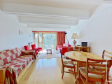 One bedroom apartment, in the centre of Flaine opposite the skiing, 1 bathroom, cellar and ski locke