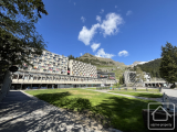 2 bedroom apartment in the centre of Flaine, facing the pistes, 2 cellars, 2 ski lockers and the opt