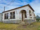 Former primary school with approved reconstruction project for sale near Castelo do Bode Reservoir