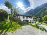 3 bedroom duplex apartment in Chamonix with double balcony, private parking and bike storage locker,