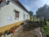 Charming Single-Storey Home with Annexes and Land Just 10 Minutes from Tomar