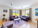 A modern and spacious three bedroom apartment in a sought after residence with spa facilities.