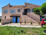 High-Potential Villa With Swimming Pool And Large Plot, Close To The Sea And Beziers.