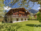 Traditional four bedroom alpine chalet in Servoz with two garages, large garden, one hour from Genev