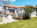 Fully renovated two-bedroom house with sunny garden only 40 min to the sea