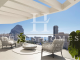 Brilliant middle floor beach apartment with community pool, large terrace and amazing sea views, loc