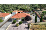 Stunning 3 bedroom bungalow, fully furnished, with garage and beautiful low maintenance garden