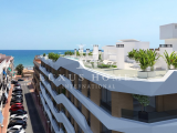 Fantastic city & beach middle floor apartment with sea views, parking and storage just 100m to the b