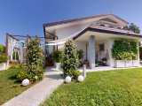 Villa For Sale in Gignese, Verbano-Cusio-Ossola, Italy