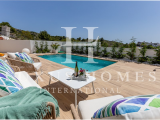 Modern one level villa with pool, roof top terrace and stunning sea view located in front of Benidor