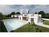 Spacious villa with private pool, garden, large roof top terrace and panoramic nature views, located