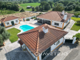 Charming 3-Bedroom Country Home with Pool and Outdoor Living - Just Minutes from Tomar
