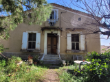 Old Character House To Renovate With 155 M2 Of Living Space Plus Separate Flat On 885 M2 Of Building