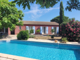 Villa To Refresh With 204 M2 Of Living Space On 1200 M2 Of Land With Swimming Pool In The Heart Of T