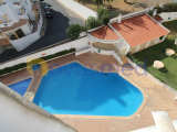Excellent investment opportunity - Duplex T4 with premium location, garage, swimming pool and high p