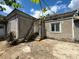 ????️ House for Renovation with Large Garden – Only 15 Minutes from the Sea