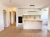 Refurbished 2 Bedroom Apartment in the Center of Cascais
