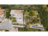 4-Bedroom Villa with Sea View in Residential Area
