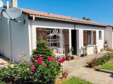House For Sale in Sauze-Vaussais, Sauzé-Vaussais, France