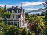 Villa For Sale in Luino, Varese, Italy