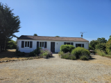 Bungalow For Sale in Blanzay, Vienne, France