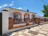 Chalet For Sale in Fuente de Piedra, Malaga, Spain